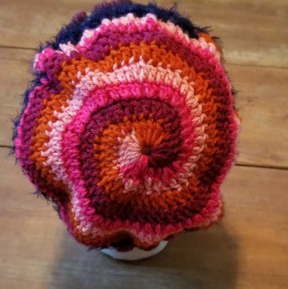 Swirl Crochet Beanie Winter Hat Tam Handmade - Picture 2 of 4